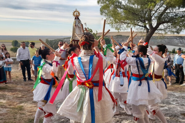 bajada de la Virgen de Guadalupe desde su Ermita hasta la Iglesia de San Fructuoso