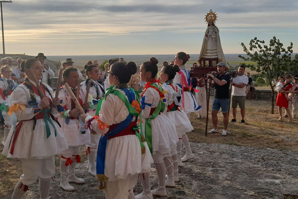 bajada de la Virgen de Guadalupe desde su Ermita hasta la Iglesia de San Fructuoso