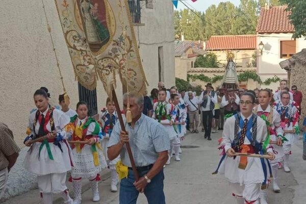 bajada de la Virgen de Guadalupe desde su Ermita hasta la Iglesia de San Fructuoso